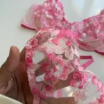 ست شورت و سوتین فنردار دانتل ابریشمی برند هانیس رنگ صورتی طرحدار رنگبندی توتوپوش